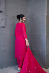 Tanauri Gulaabi Glam Dupatta Set: Elegant bright pink cotton ethnic wear set with embroidered kurti and matching dupatta. Perfect Indian casual outfit.