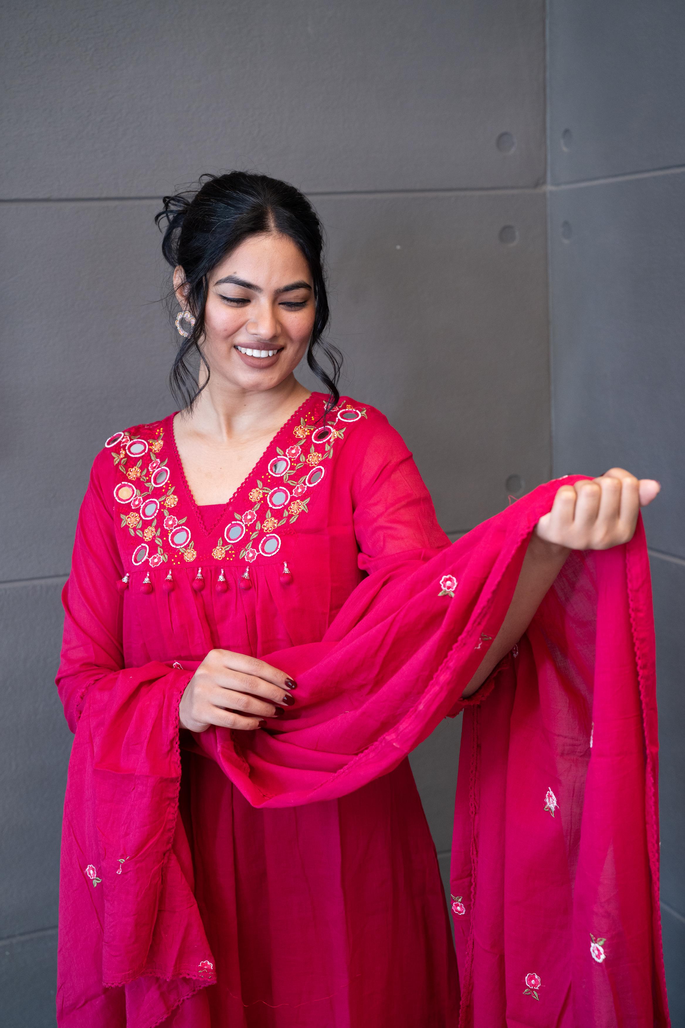 Gulaabi Glam Dupatta Set by Tanauri: Bright Pink cotton three-piece suit with embroidered V-neckline and matching textured dupatta.