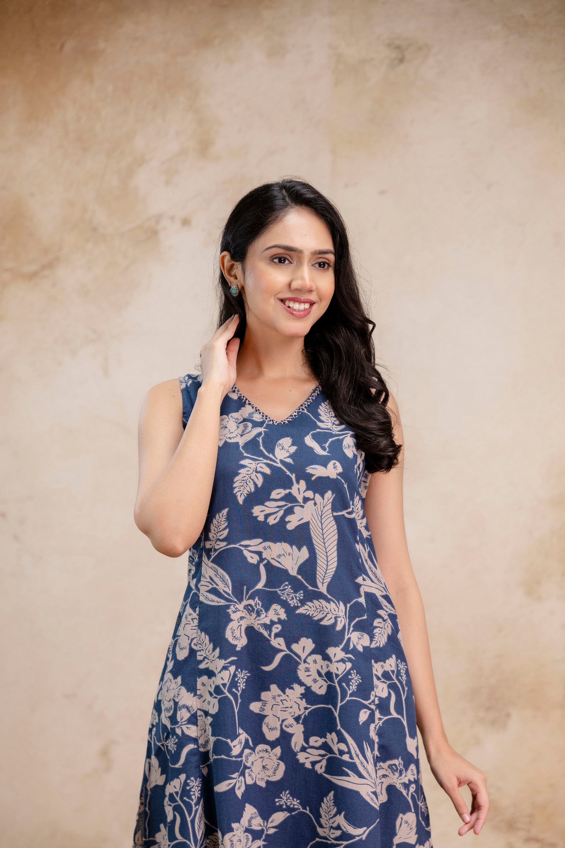 Stylish Navy Blue Cotton Kurta with Coordinated Straight Pants