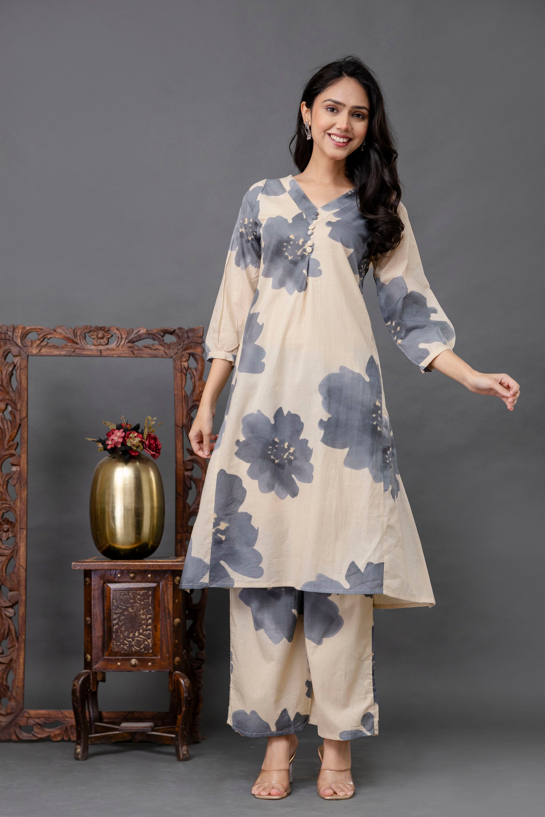 Gray Bloom Comfy Kurta Set – charcoal-grey floral printed A-line cotton kurta with pants by Tanauri.