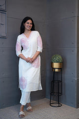 Tanauri Pink Thread Kurta Set: Elegant white cotton ethnic wear set with embroidered kurti. Perfect Indian casual outfit.