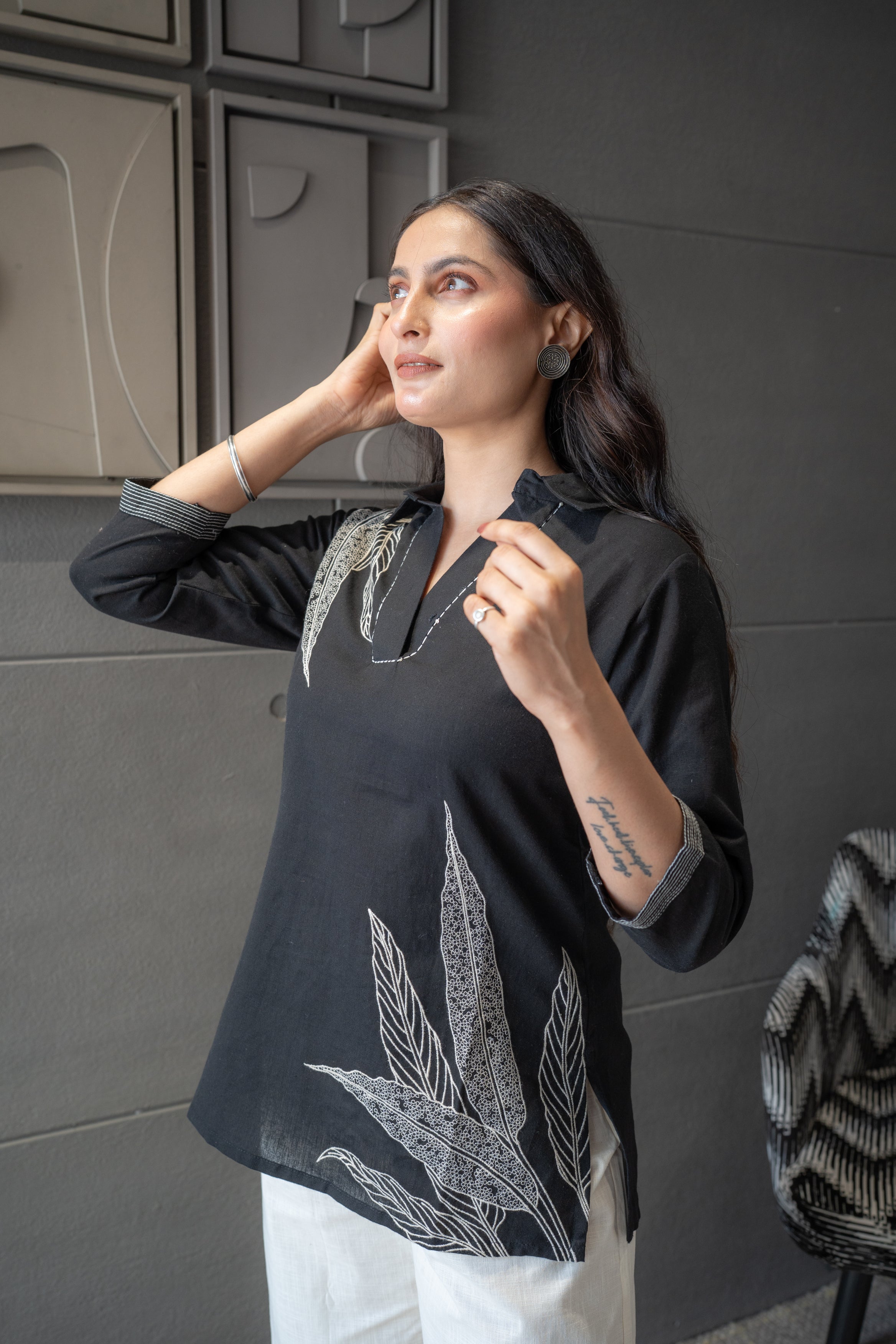 Black Leaf Top