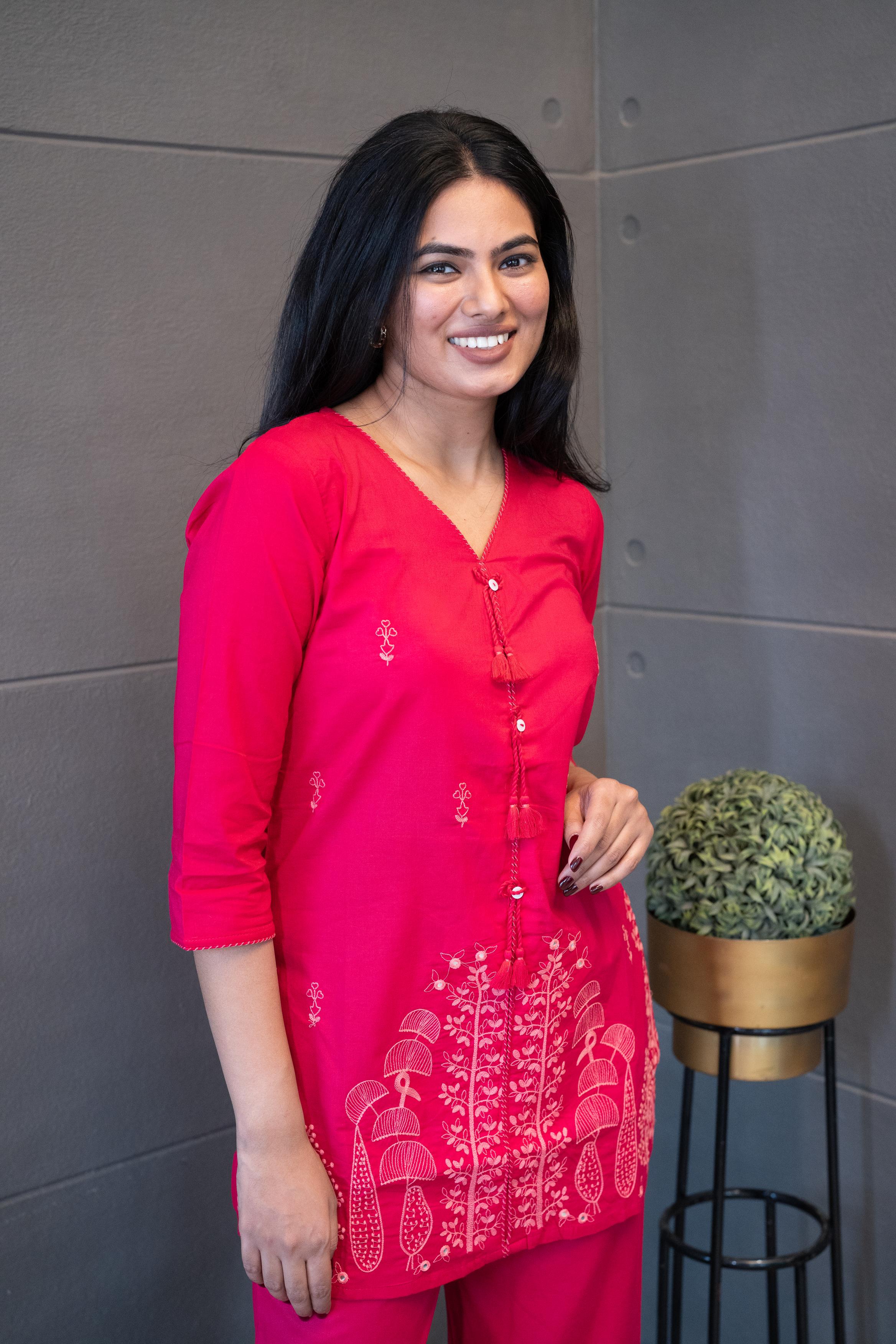 Floral embroidery details with tassel on pink cotton fabric – Tanauri Roseatte Co-Ord Set.