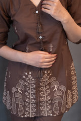 Tonal thread embroidery details on brown cotton fabric – Tanauri Coco Co-Ord Set.