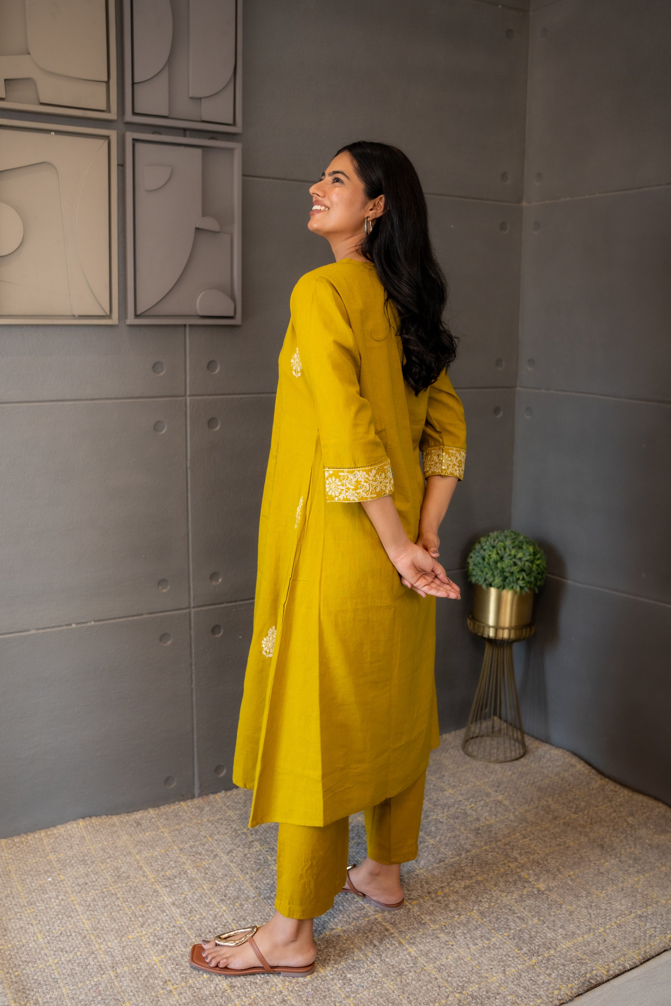 Tanauri Afsana Kurta Set – Festive and Casual Cotton Outfit