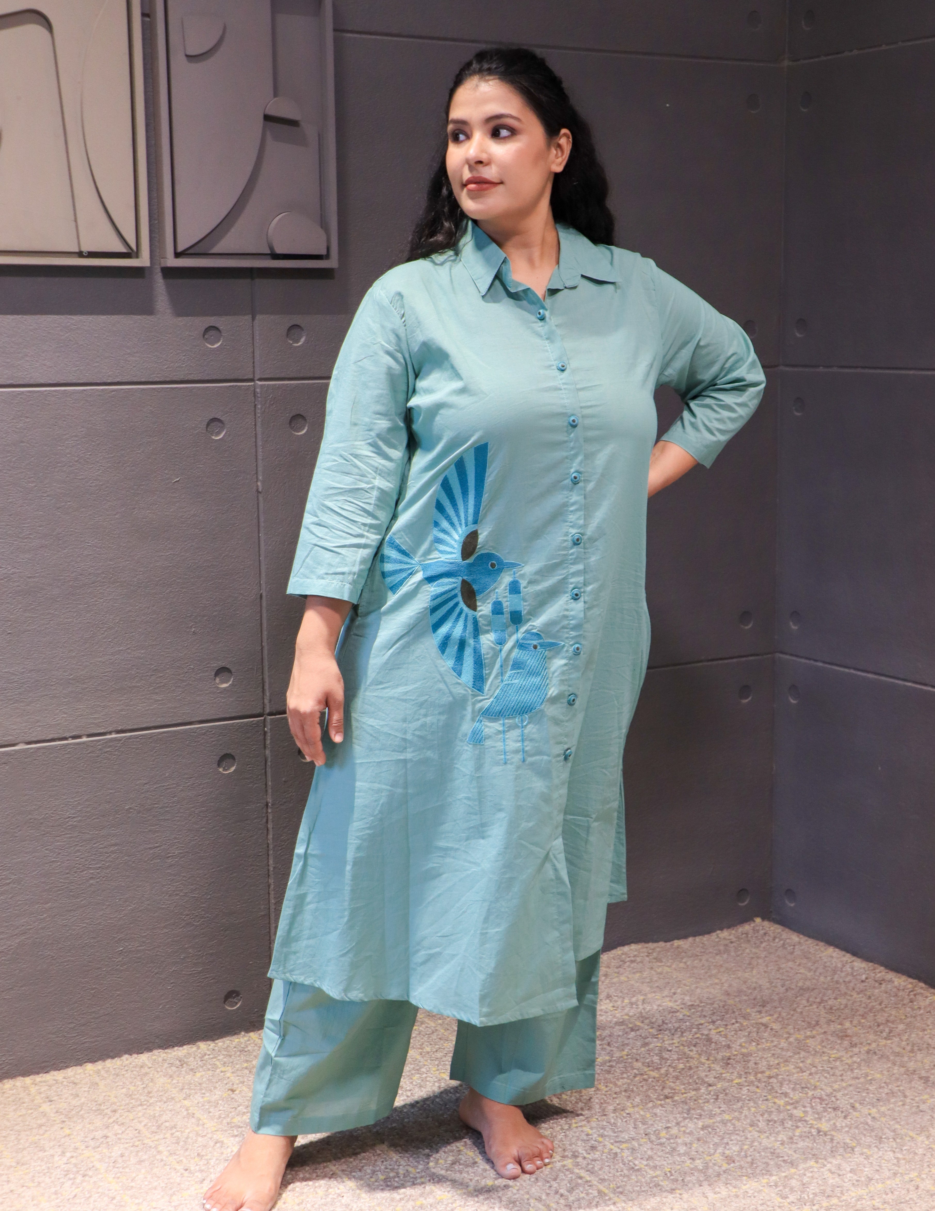 Aquateel Kurta Set – mint green cotton kurta with bird embroidery by Tanauri.