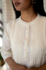 Classic White Mul Cotton Kurta Set with Dupatta – Tanauri